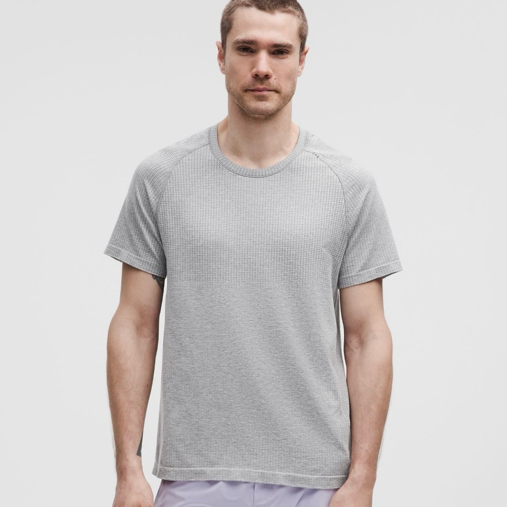 Lululemon Metal Vent Short Sleeve Shirt